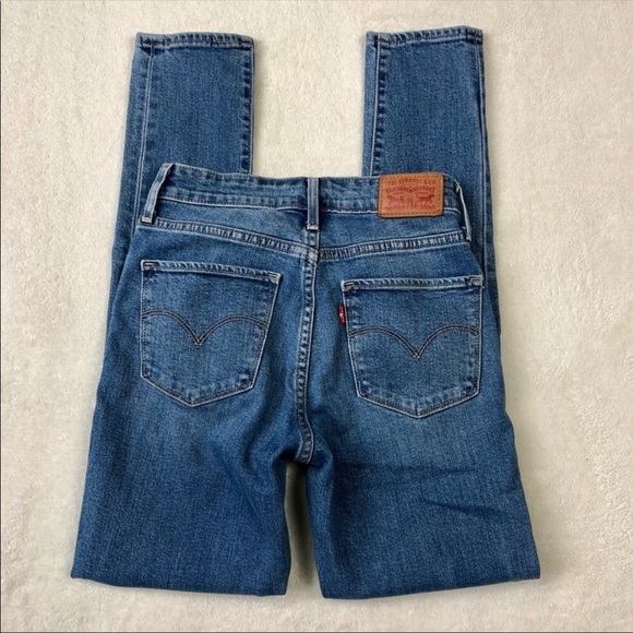 Levi’s High Rise Skinny Jeans - Picture 3 of 8